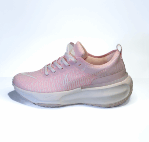 Nike Invincible Run Flyknit 3 Mujer – vista lateral con diseño técnico y suela ZoomX