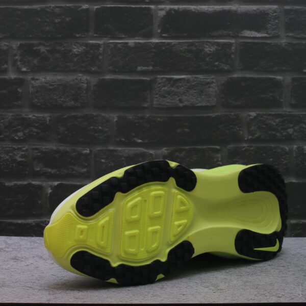 Nike Vomero 18 – Amortiguación premium - Image 4