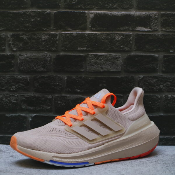 Adidas Ultraboost Light – Rendimiento y Comodidad Ultraligera - Image 2