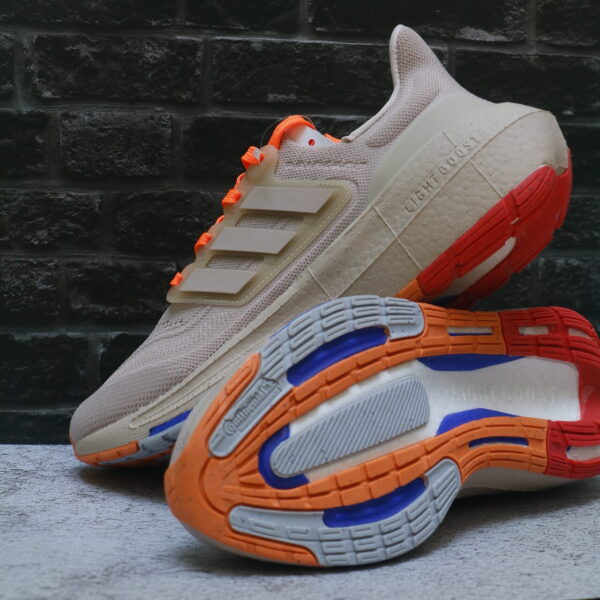 Adidas Ultraboost Light – Rendimiento y Comodidad Ultraligera - Image 6