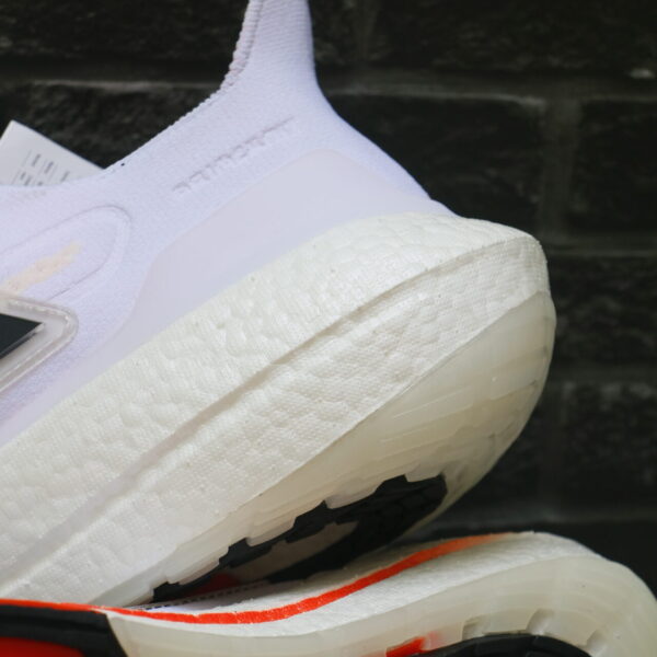 Adidas Ultraboost 21 - Image 4