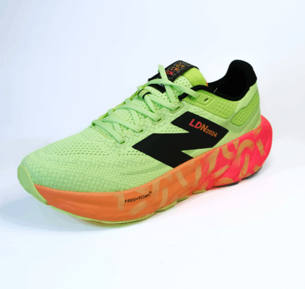 New Balance Fresh Foam 1080 v4 London con amortiguación Fresh Foam X y diseño inspirado en Londres