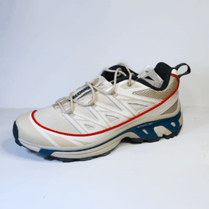 Salomon XT-6 Expanse con diseño retro urbano y suela Contagrip para uso mixto