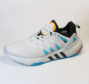 Adidas Equipment Plus con diseño retro y materiales ligeros para uso urbano diario