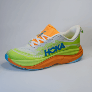 Hoka Skyflow con amortiguación EVA y diseño rocker para uso diario o entrenamiento