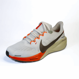 Nike Pegasus 41 Año Nuevo Chino con detalles rojos y dorados, edición limitada para running urbano